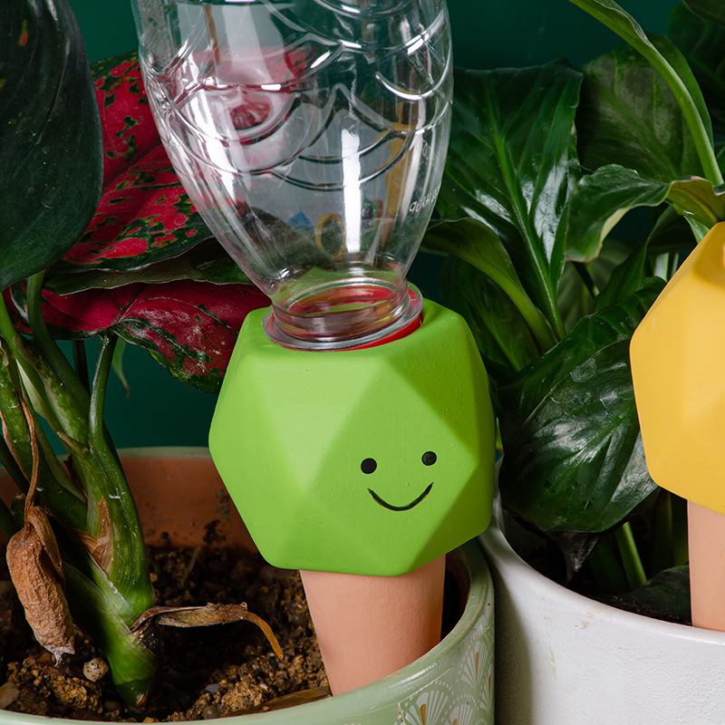 Urządzenia do podlewania rośli – Self Watering Insert recenzja i cena
